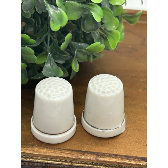 Vtg White Porcelain Thimbles Hand Pained Butterflies Sewing Accessories Ser Of 2 - Picture 2 of 5